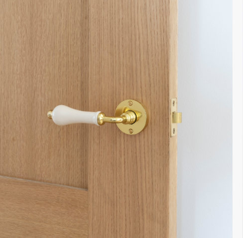 Exeter Door Lever – Round Rose