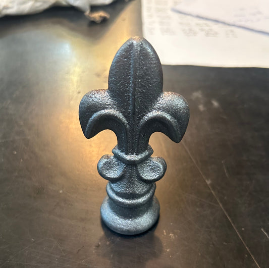 Victorian Cast Iron Spear Small - 120x57mm, 16mm Hole