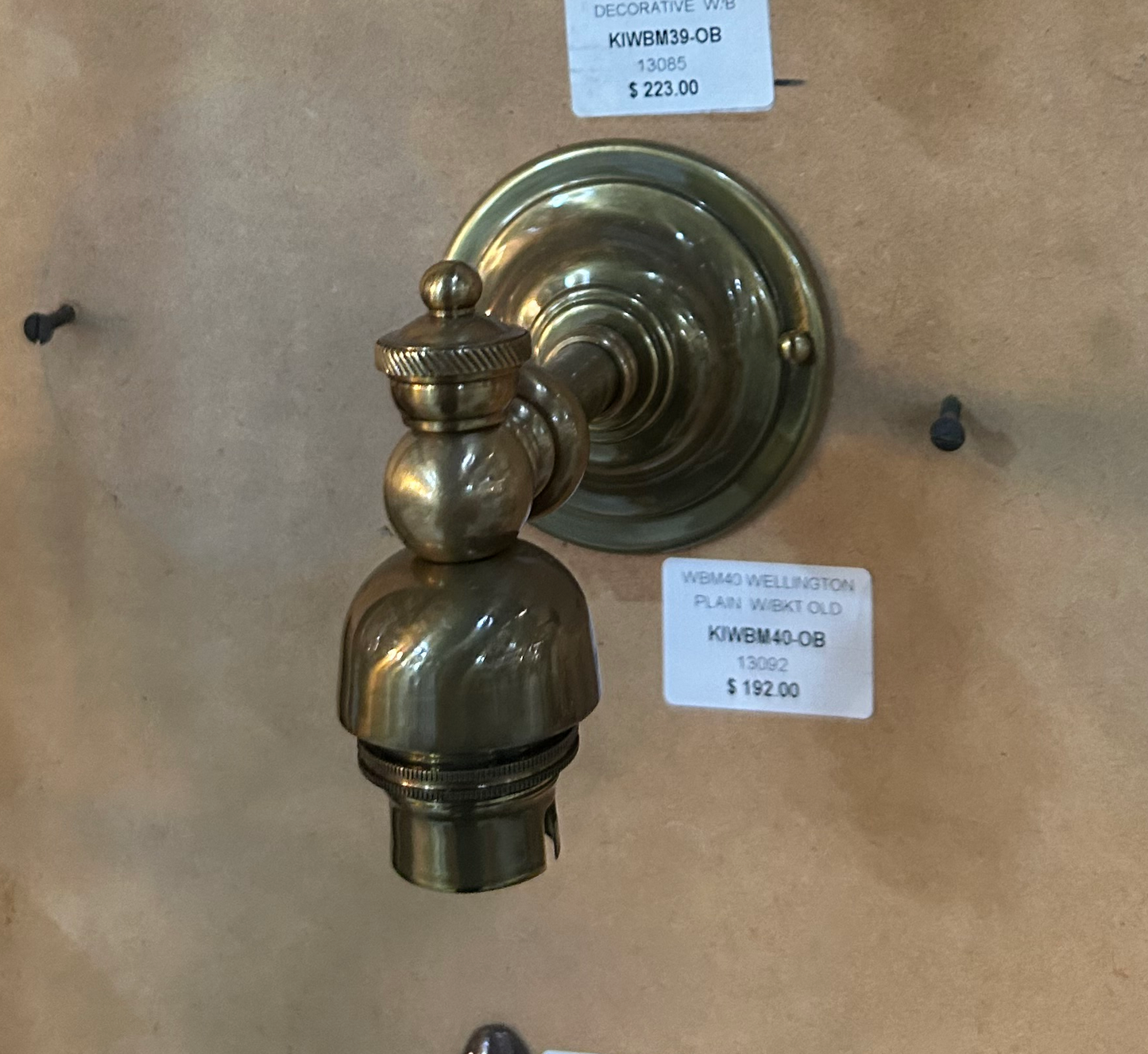 Wellington Plain Wall Bracket, Old Brass