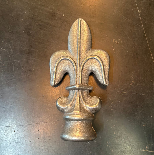 Victorian Cast Iron Spear Large - 170x85mm, 22mm Hole