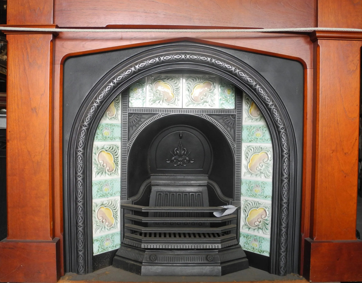 Pair Henty Grates