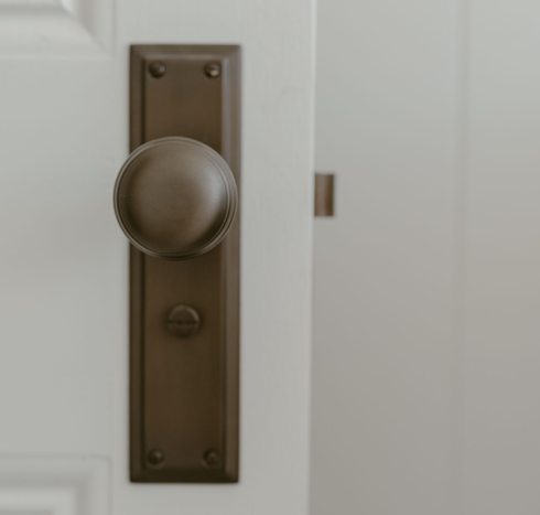 Richmond Door Knob – Long Backplate