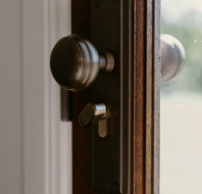 Richmond Door Knob – Long Backplate